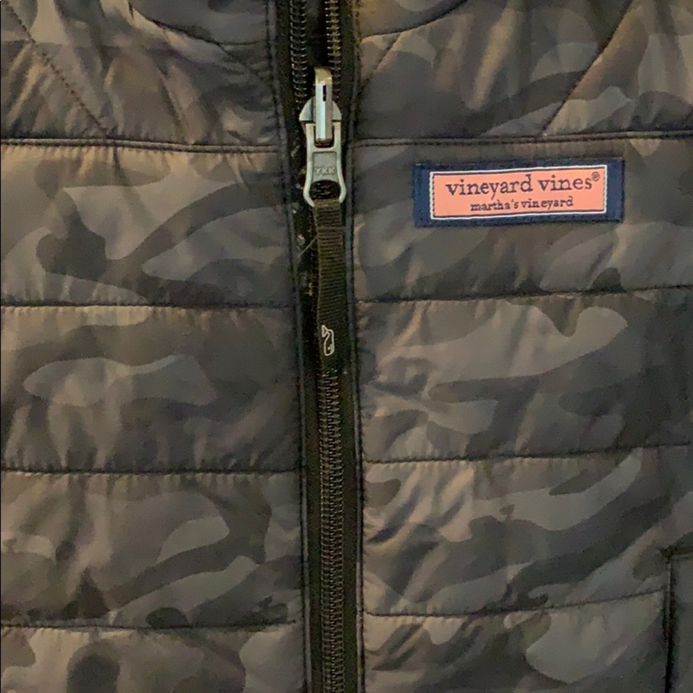 Vineyard vine performance coat